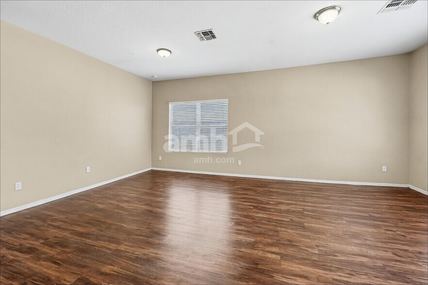 Building Photo - 2548 W Spencer Run