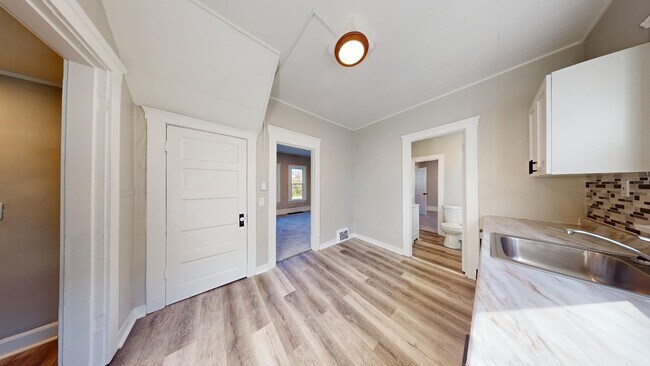 Building Photo - 7408 Dudley Ave