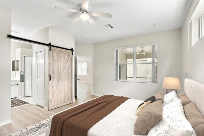 Building Photo - 15234 Searobbin Dr