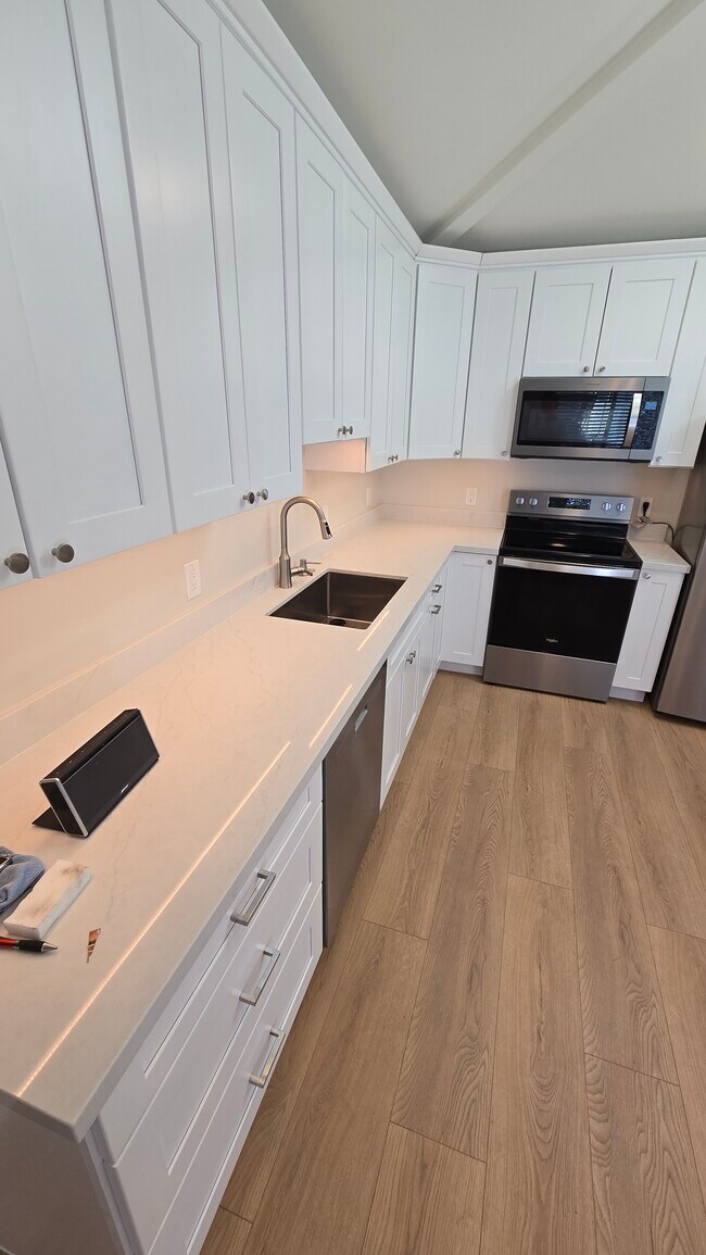 Building Photo - 738 Locust St