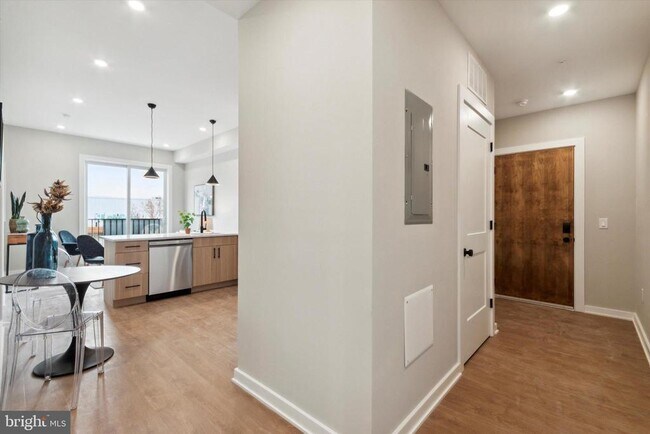 Building Photo - 308 W Chelten Ave