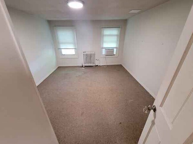 Building Photo - 127 Hazelhurst Ave