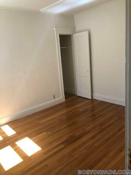 Building Photo - 1185 Boylston St