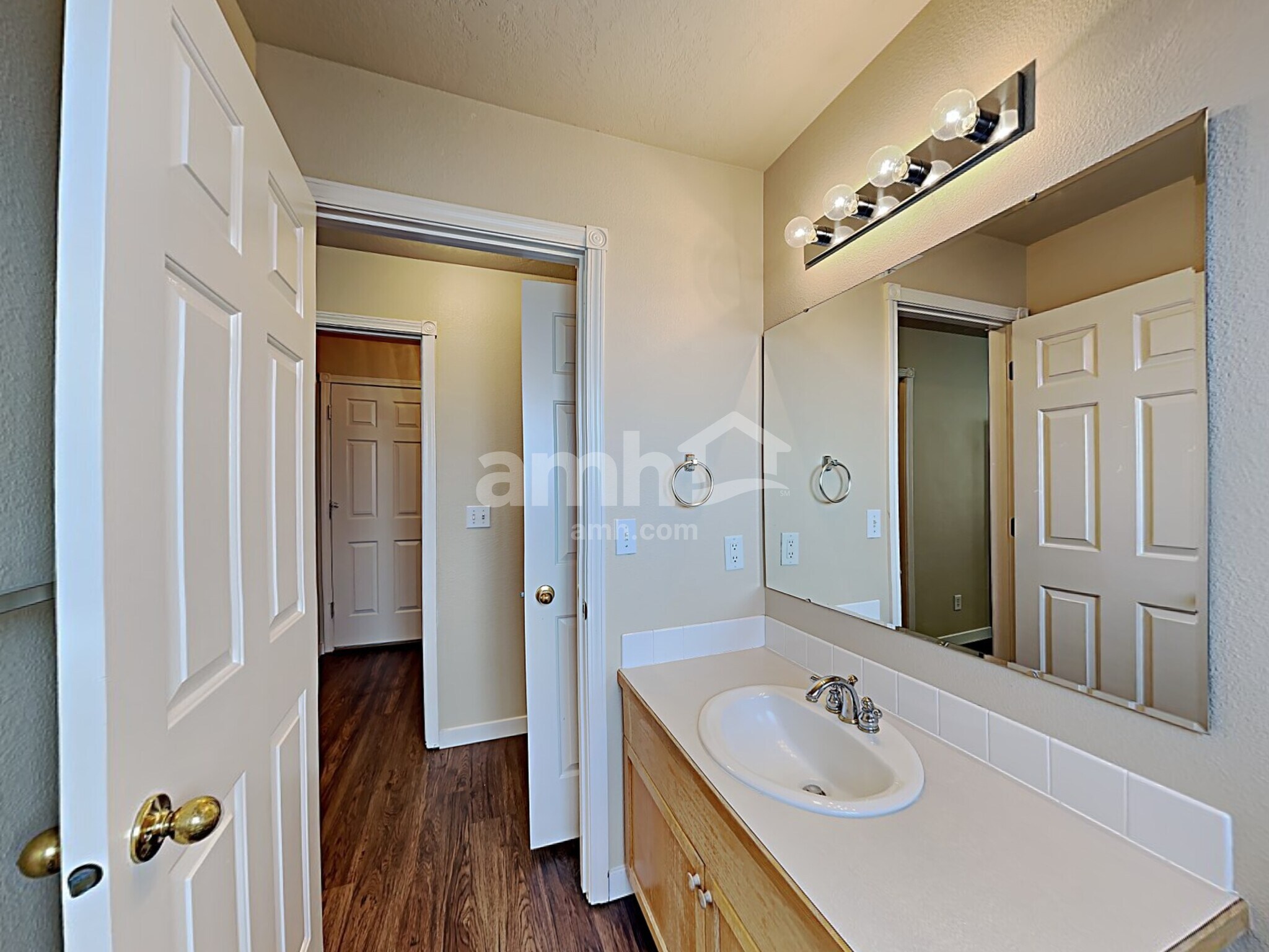 Building Photo - 584 N Nebula Ave