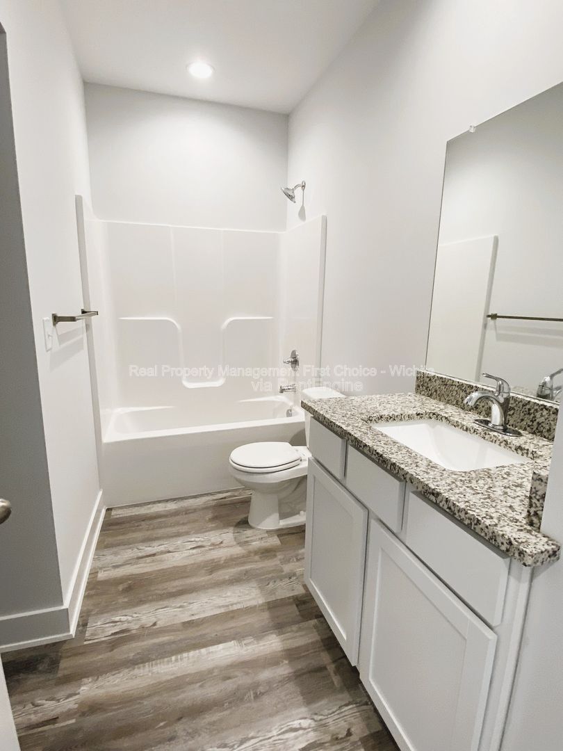 Building Photo - 5474 N Colburn Ct