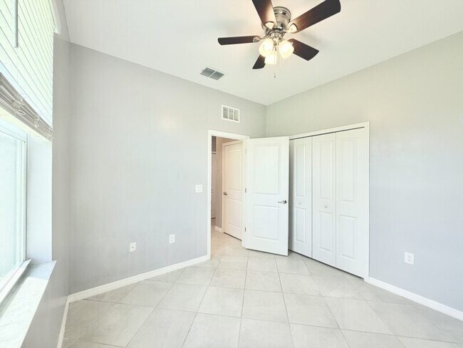 Building Photo - 16304 Quesa Dr