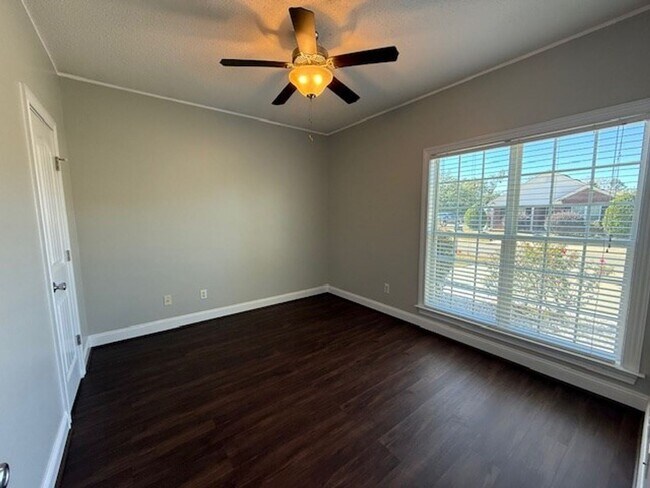 Building Photo - 5026 Greyfield Pl N