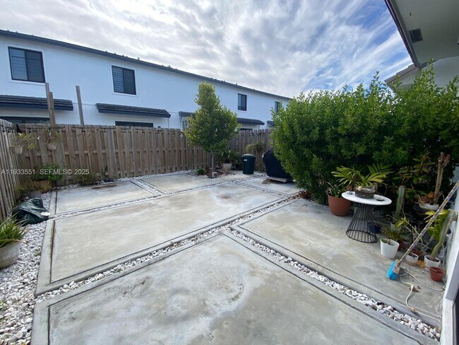 Building Photo - 10820 SW 232nd Terrace