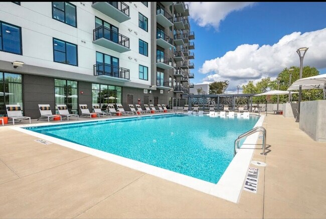 Building Photo - 1075 Peachtree Rd