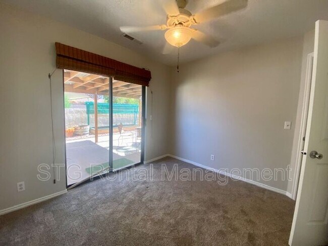 Building Photo - 1075 1400 W St