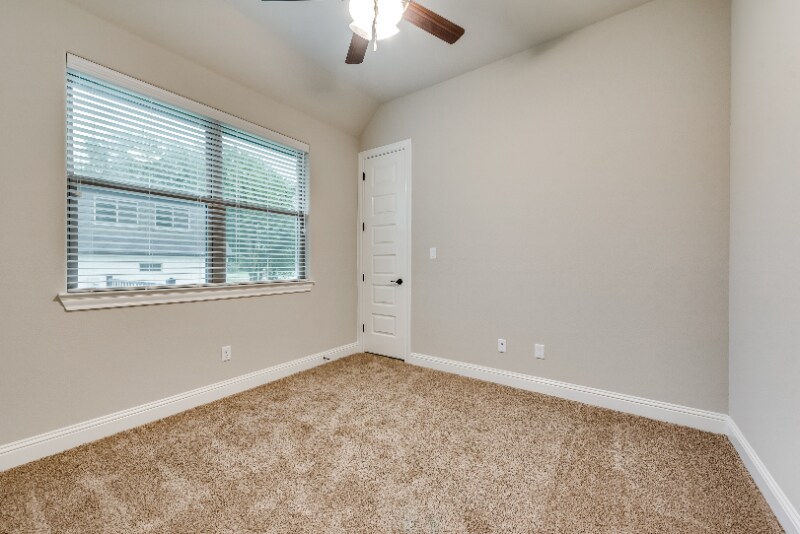 Building Photo - 8140 Money Ln