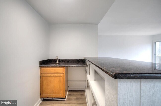 Building Photo - 49 Brambling Ln