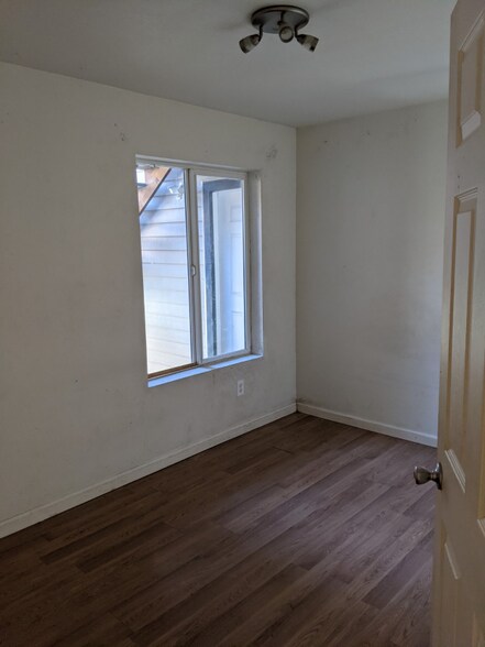 Building Photo - 14301 Mill Ct