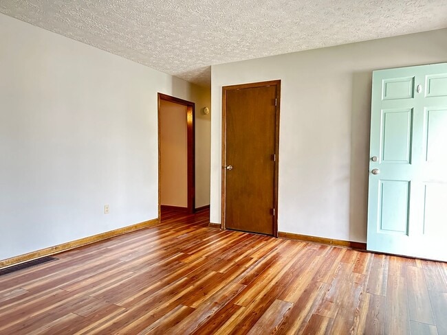 Building Photo - COMING SOON! Lovely 3 BR House in Tates Creek! Garage, Fenced Backyard, Pets Ok