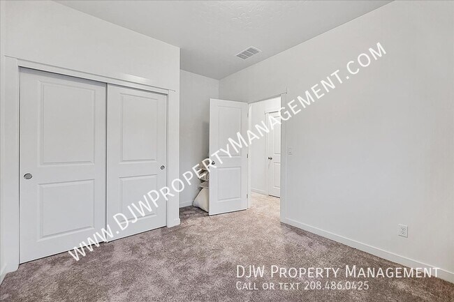 Building Photo - 14588 Cooper Sunrise Dr