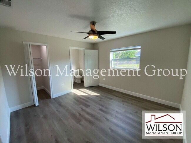 Building Photo - 1904 SW Rd