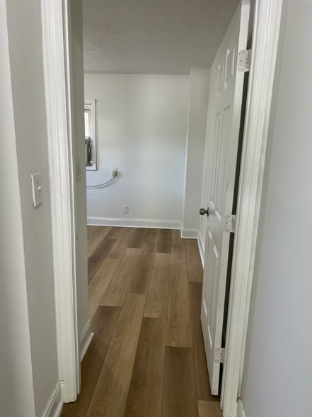 Building Photo - 1517 Tinkertown Ave