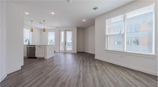 Building Photo - 3900 Berkman Dr