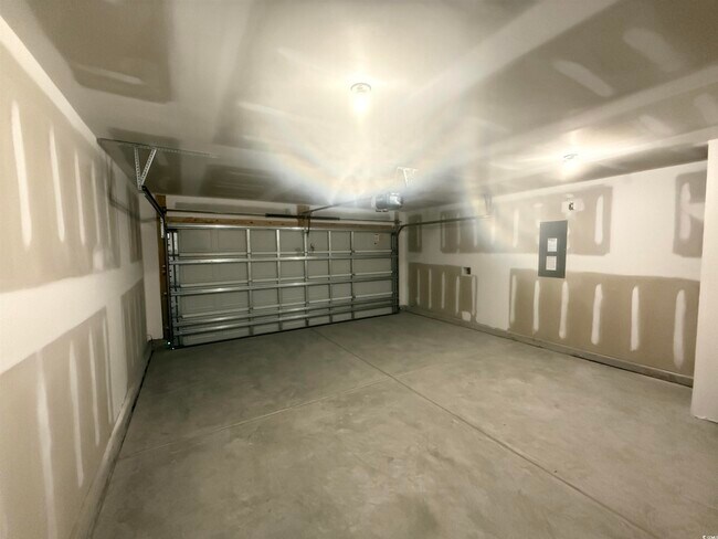 Building Photo - 517 Cambria Dr