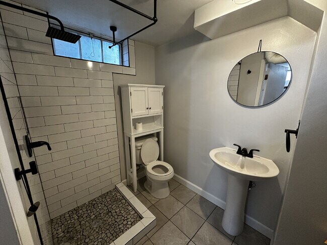 Building Photo - Charming 3-Bed Retreat with Finished Basement an Hardwood Floors!