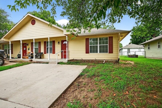 Building Photo - 907 W Birge St