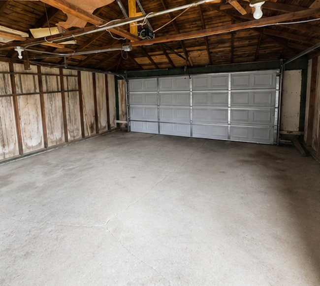 Building Photo - 2321 W 81st Pl