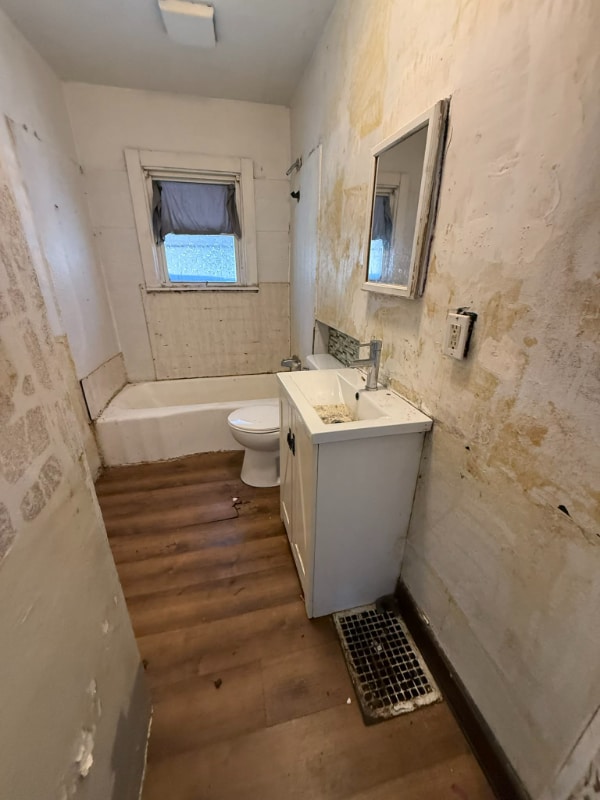 Building Photo - 1305 E Whitmer St