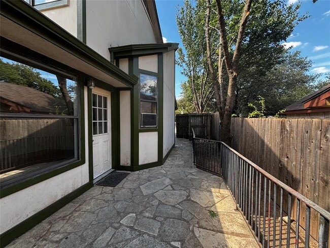 Building Photo - 12413 Deer Falls Dr