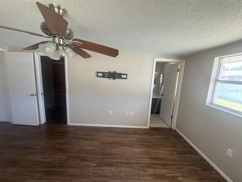 Building Photo - 6646 Albemarle Pkwy