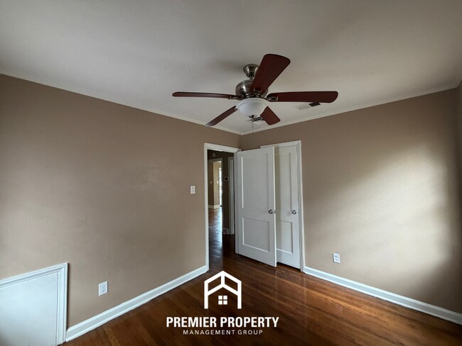 Building Photo - Charming 2BR/1BA Near Berclair | Hardwood Floors & Large Fenced Backyard