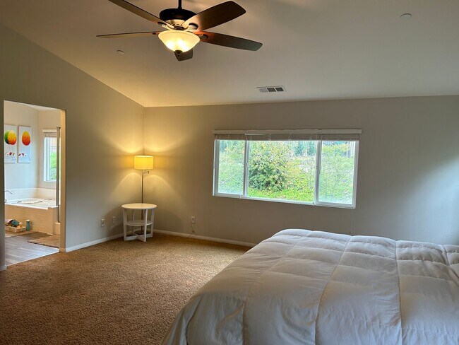 Building Photo - Beautiful 5BD/3BA Home In Oceanside