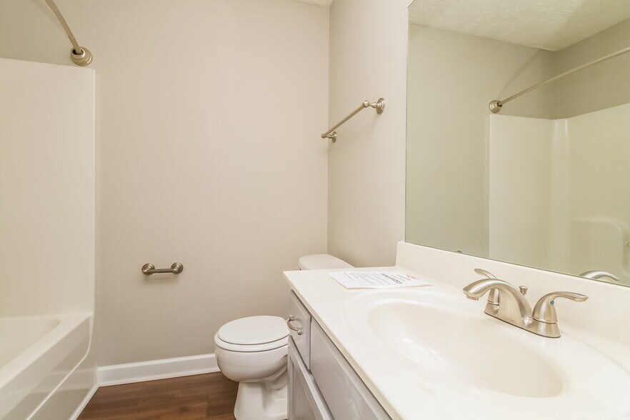 Building Photo - 1625 Beaconcrest Cir