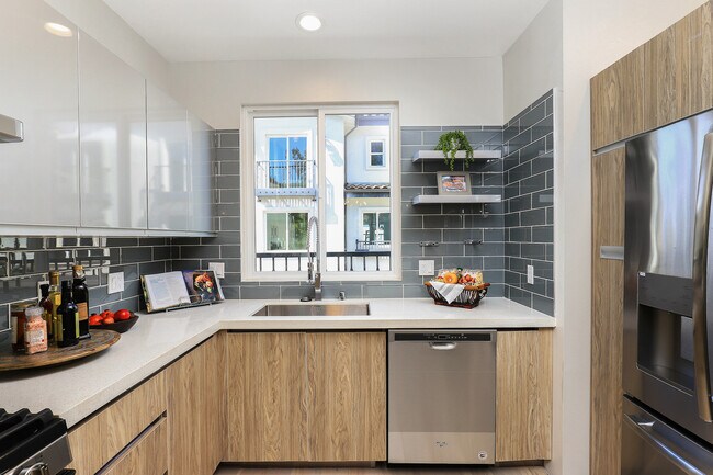 Building Photo - 15 Brookline Way