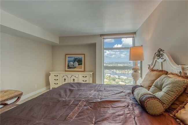 Building Photo - 1360 S Ocean Blvd
