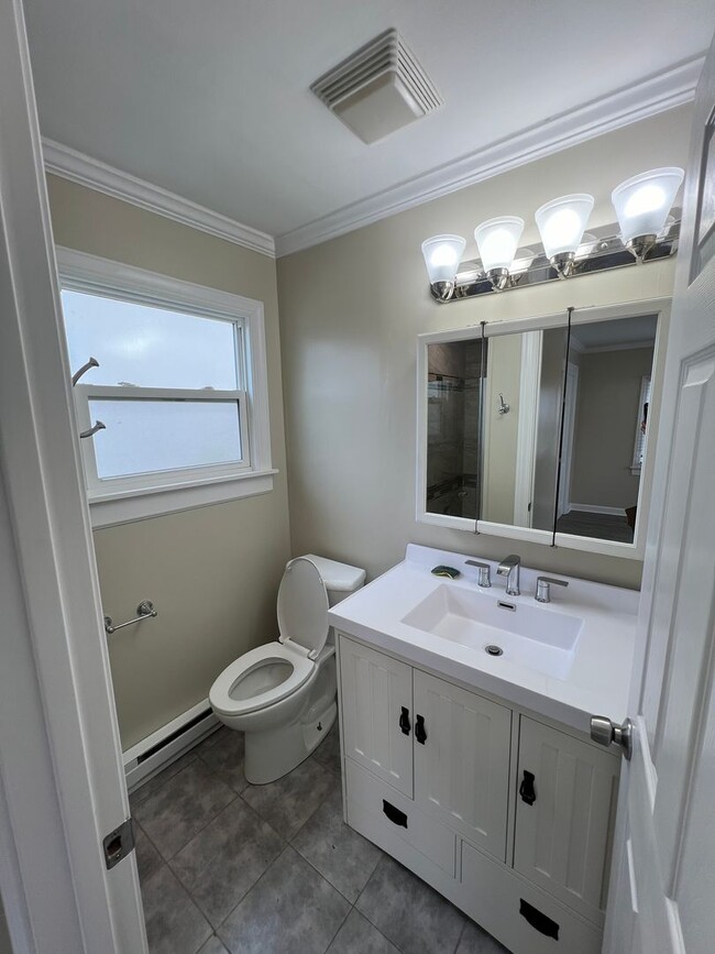 Building Photo - 206 Raupp Blvd