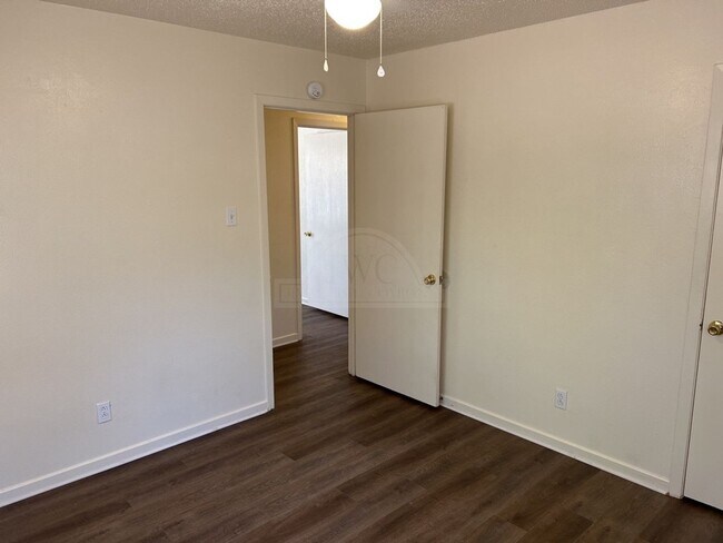 Building Photo - 1501 Richard Dr