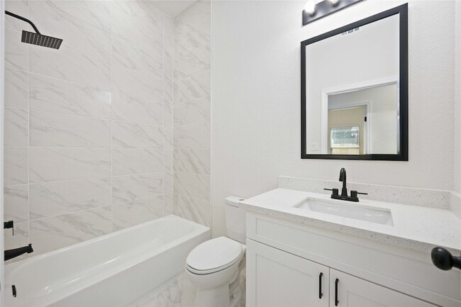 Building Photo - 309 Massachusetts St