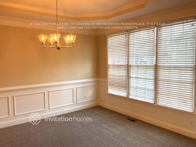 Building Photo - 913 Daylight Cir