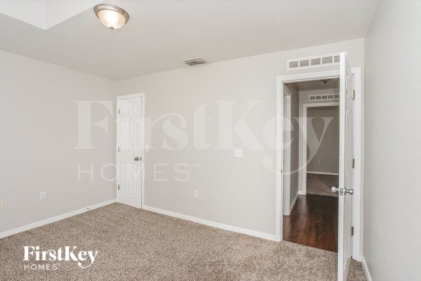 Building Photo - 12612 Lake Vista Dr