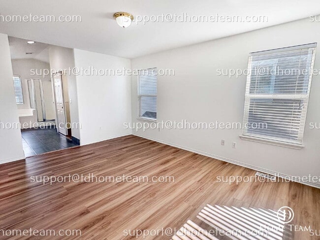 Building Photo - "Spacious 4-Bedroom Home with 2.5 Baths in Renton – 2030 Sq. Ft. of Comfort & Style!"