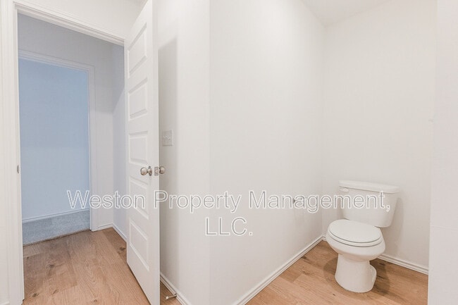 Building Photo - 5901 Bradford Pear Ln