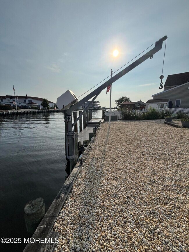 Building Photo - 127 Bloomfield Rd