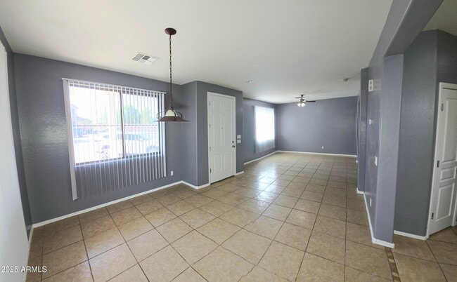 Building Photo - 587 S Buena Vista Ct