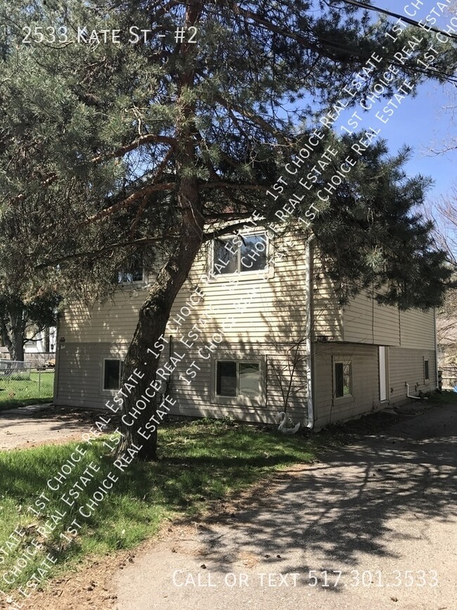 Building Photo - 2 Bdr 1 Bth Duplex - Water/Sewer Included ...