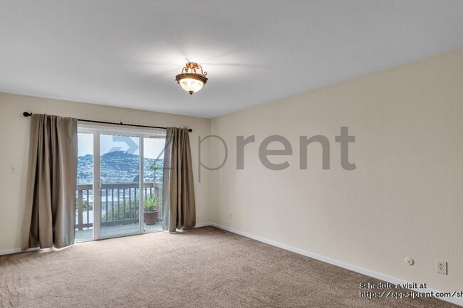 Building Photo - 280 Prague St