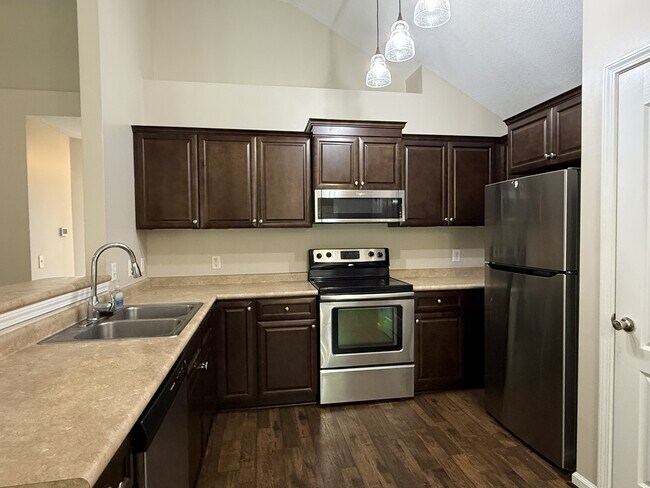 Building Photo - 146 Aquinnah Dr