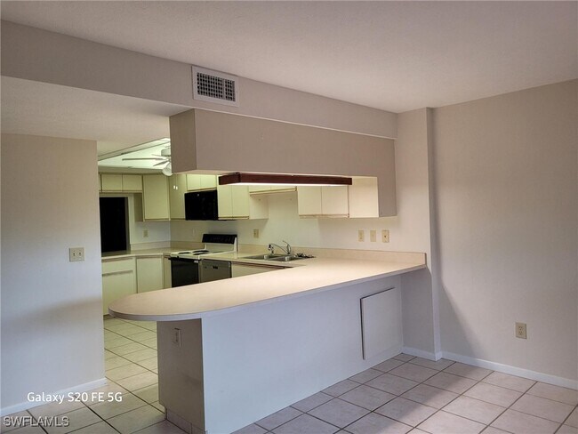Building Photo - 4019 SE 20th Pl