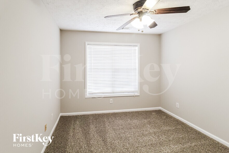 Building Photo - 4871 Candler Pond Rd