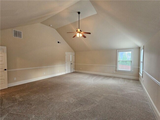 Building Photo - 1550 Horseshoe Creek Ln