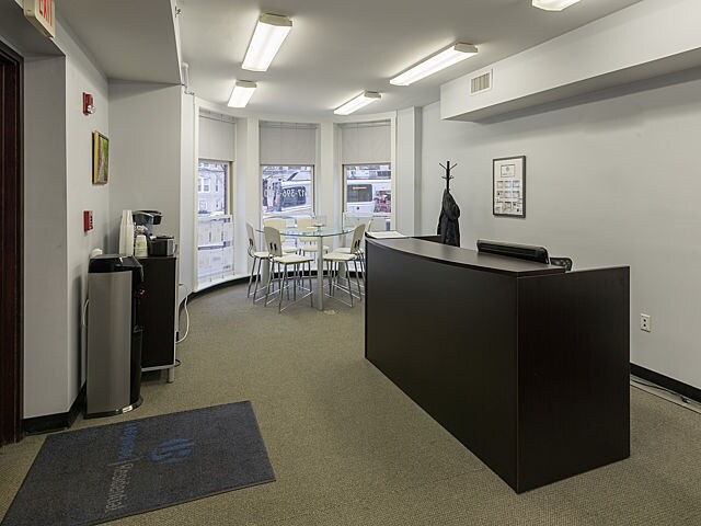 Front window - 1404-1406 Beacon Street